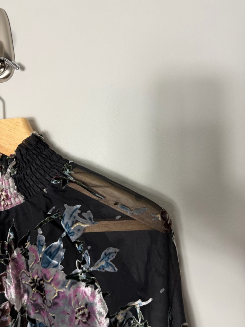 Yumi Kim Anthropologie TIMELESS VELVET BURNOUT LEXINGTON AVE TOP Long Sleeve 300 - Picture 4 of 11